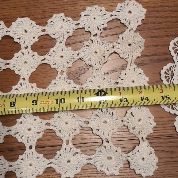 5 pc bundle plus bonus white vintage crocheted/tatted linen & cotton doilys - Picture 12 of 15